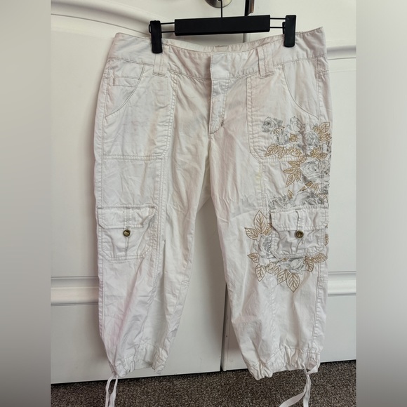 Vintage 2000s Express Low-Waist Embroidered Capris🌹 - Picture 1 of 6
